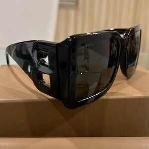 🔥🔥🔥Authentic Burberry Sunglasses